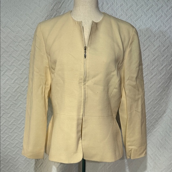 Saville Jackets & Blazers - Chic Women's Cream Suit Jacket and skirt